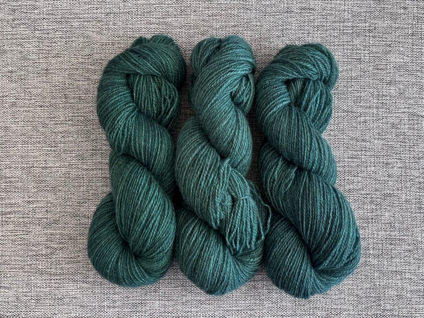 Malva - Finnish 100% sheep wool yarn 95g/270m, color: Sea Kings Cologne. Small batch!