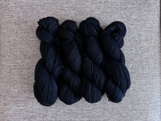Kuusama - Finnish 100% sheep wool yarn 95g/385m, color: Starless night. Small batch!