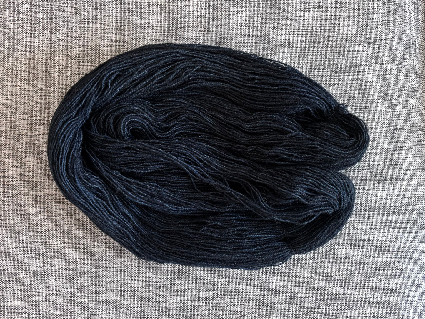 Kuusama - Finnish 100% sheep wool yarn 95g/385m, color: Starless night. Small batch!