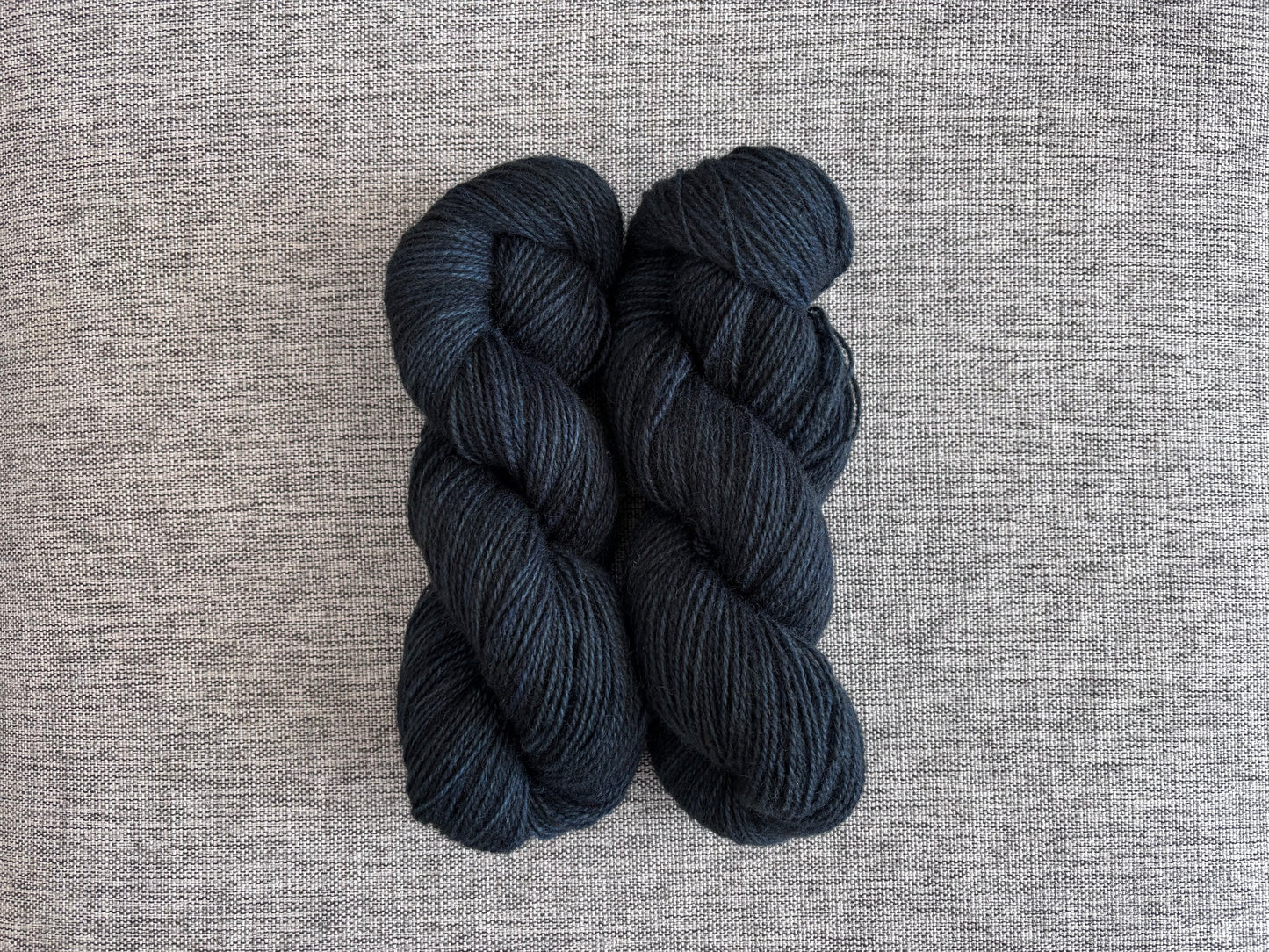 Malva - Finnish 100% sheep wool yarn 95g/270m, color: Starless night. Small batch!