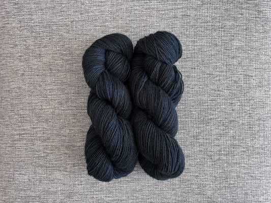 Malva - Finnish 100% sheep wool yarn 95g/270m, color: Starless night. Small batch!