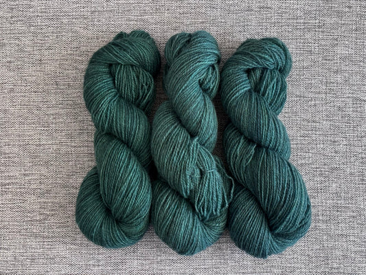 Malva - Finnish 100% sheep wool yarn 95g/270m, color: Sea Kings Cologne. Small batch!