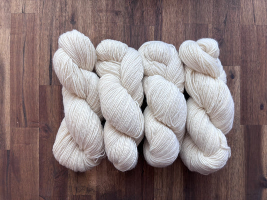 Kuusama - Finnish 100% sheep wool yarn 95g/385m, color: Undyed natural white. Small batch!